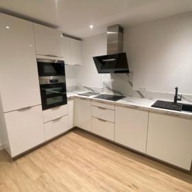 Nouvelle réalisation par LARO, entreprise de rénovation d’intérieur et cuisiniste à Caen