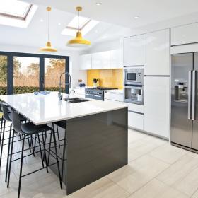 TROUVEZ LA CUISINE QUI VOUS CORRESPOND AVEC  LARO AMÉNAGEMENT D'INTÉRIEUR