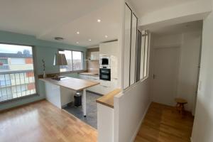 AMÉNAGEMENT DE CUISINE SUR MESURES AVEC LARO AMÉNAGEMENT D'INTÉRIEUR