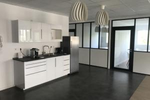 AGENCEMENT DE BUREAUX PROFESSIONNELS RÉALISÉ PAR LARO AMÉNAGEMENT D'INTÉRIEUR