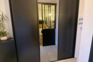 Rénovation et aménagement d’intérieur d’une maison sur Courseulles sur Mer avec la réalisation par Laro