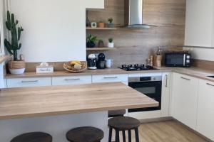 Nouvelle réalisation par LARO, entreprise de rénovation d’intérieur et cuisiniste à Caen
