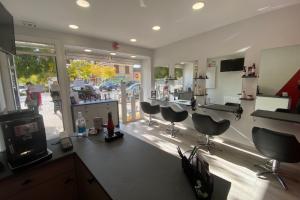 Rénovation salon de coiffure par Laro Aménagement d'intérieur