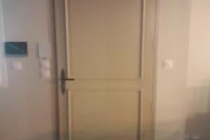 Remplacement d’une porte d’entrée par Laro Aménagement d’intérieur