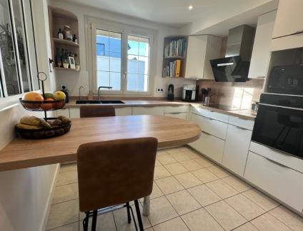 Nouvelle réalisation par LARO, entreprise de rénovation d’intérieur et cuisiniste à Caen