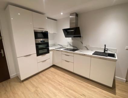 Nouvelle réalisation par LARO, entreprise de rénovation d’intérieur et cuisiniste à Caen
