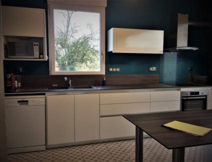 CUISINE SANS POIGNEES MELAMINE BLANC PLAN DE TRAVAIL COMPACT 