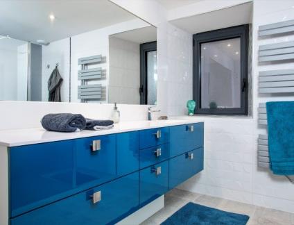 MEUBLE DE SALLE DE BAIN TEQUILA MÉLAMINÉ FUCHSIA OU ESSENCE LAQUE BRILLANTE PÉTROLE