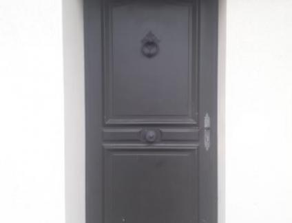 Remplacement d’une porte d’entrée par Laro Aménagement d’intérieur