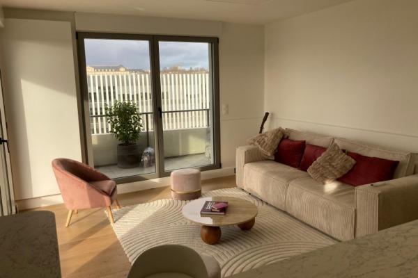 Réalisation d'un faux plafond et pose d'éléments décoratifs de la marque Orac Décor sur Caen