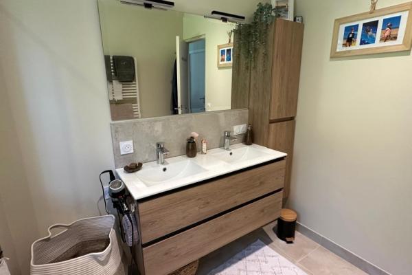 Rénovation d'une salle de bain par Laro Aménagement d'intérieur