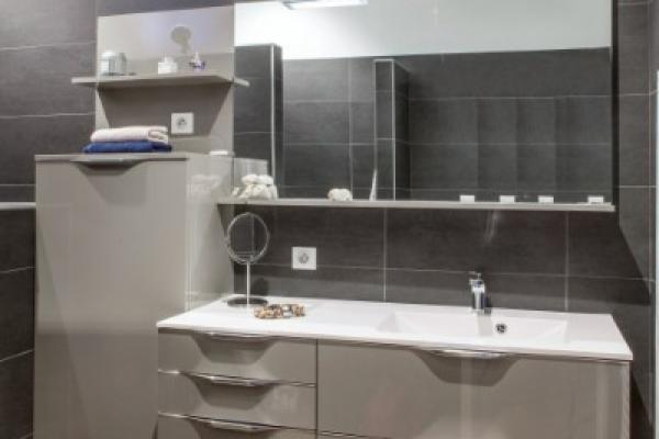 MEUBLE DE SALLE DE BAIN FUTURA MÉDIUM VERNIS BRILLANT GRIS TAUPE MÉTALLISÉ