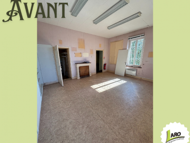 Travaux dans un bâtiment municipal par Laro Aménagement d'interieur
