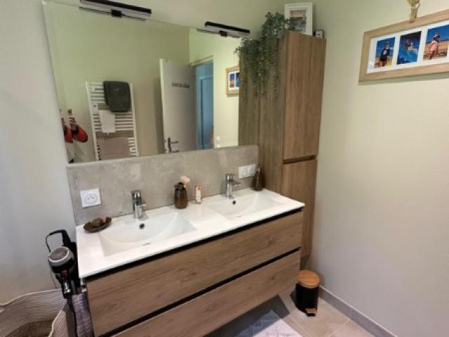 Rénovation d'une salle de bain par Laro Aménagement d'intérieur