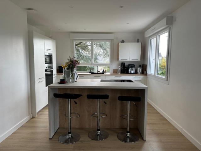 Nouvelle réalisation par LARO, entreprise de rénovation d’intérieur et cuisiniste à Caen