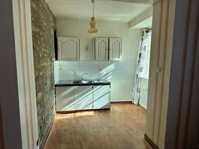 Rénovation d'un ancien appartement pour la location par Laro Aménagement d'intérieur