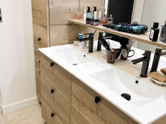 ✨ Rénovation complète d’une salle de bain moderne et chaleureuse ✨