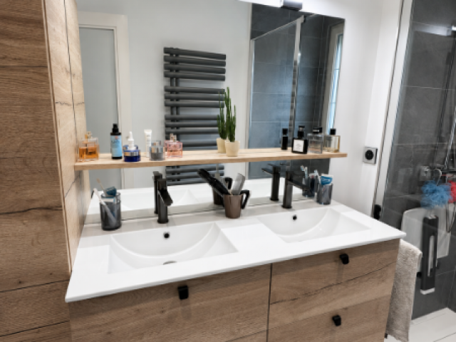 ✨ Rénovation complète d’une salle de bain moderne et chaleureuse ✨