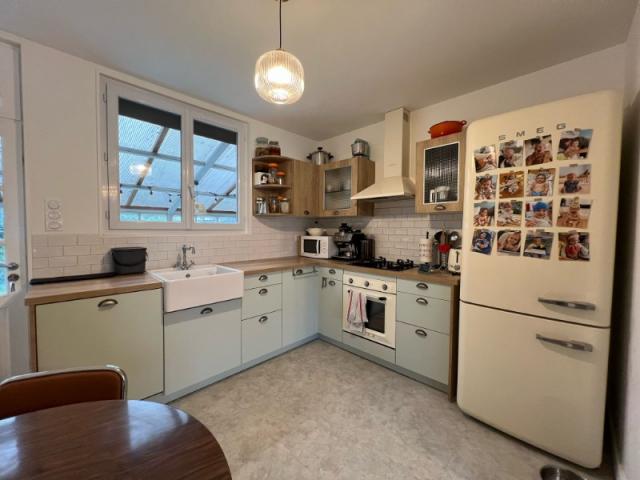 Réalisation d'une cuisine Vintage par Laro Aménagement d'intérieur