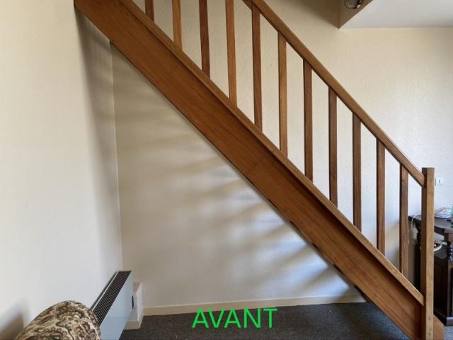 UN AMENAGEMENT DE PLACARD SOUS ESCALIER SUR MESURE PAR LARO AMENAGEMENT D'INTERIEUR