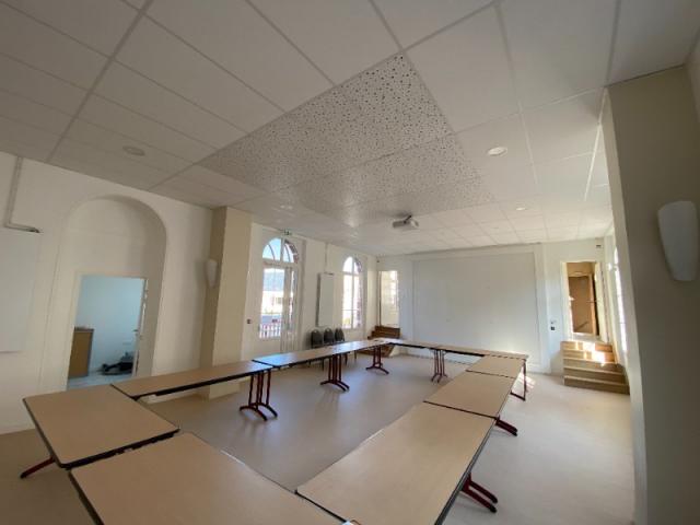 RÉAMÉNAGEMENT DE LA MAIRIE DE DIVES-SUR-MER PAR LARO AMÉNAGEMENT D'INTÉRIEUR