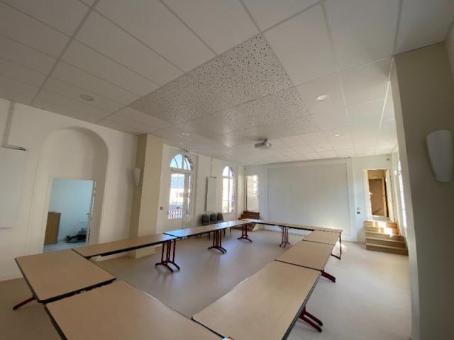 RÉAMÉNAGEMENT DE LA MAIRIE DE DIVES-SUR-MER PAR LARO AMÉNAGEMENT D'INTÉRIEUR