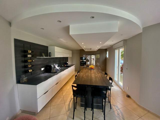 Nouvelle réalisation par LARO, entreprise de rénovation d’intérieur et cuisiniste à Caen