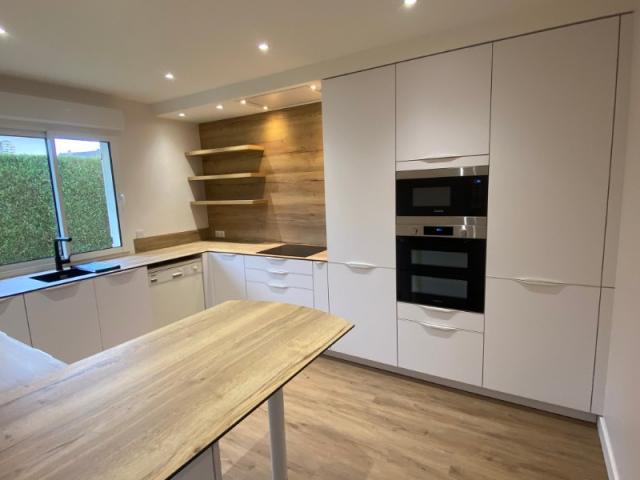 Nouvelle réalisation par LARO, entreprise de rénovation d’intérieur et cuisiniste à Caen