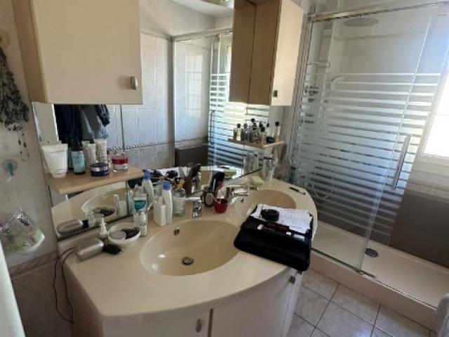 ✨ Rénovation complète d’une salle de bain moderne et chaleureuse ✨
