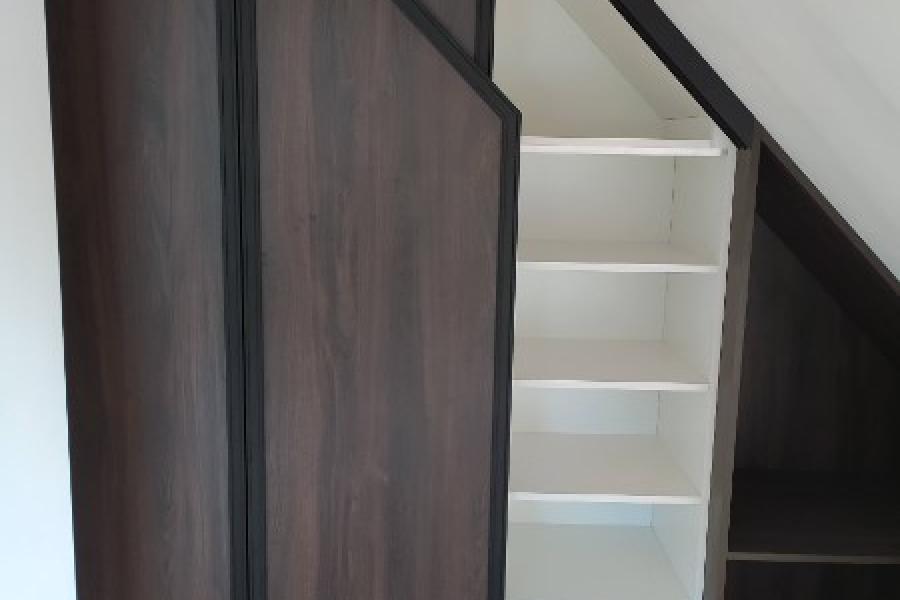LE DRESSING N'EN FINIT PAS DE SÉDUIRE, CHIC ET ÉLÉGANT IL EST DEVENU UN ATOUT DÉCO !