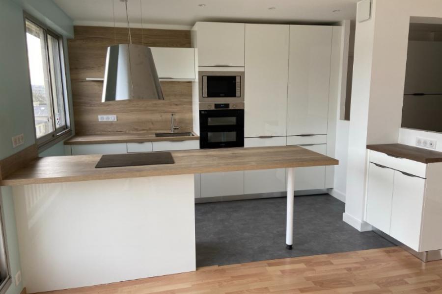 AMÉNAGEMENT DE CUISINE SUR MESURES AVEC LARO AMÉNAGEMENT D'INTÉRIEUR