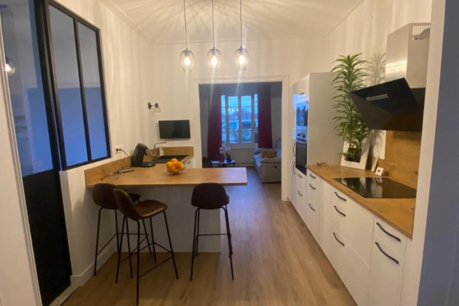 Rénovation et aménagement d’intérieur d’une maison sur Courseulles sur Mer avec la réalisation par Laro