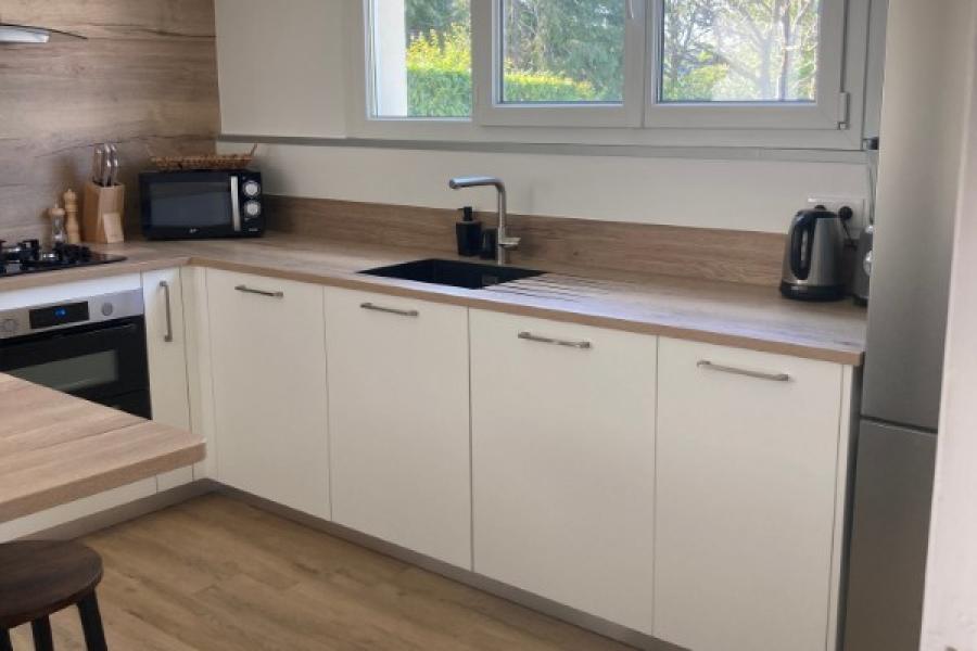 Nouvelle réalisation par LARO, entreprise de rénovation d’intérieur et cuisiniste à Caen