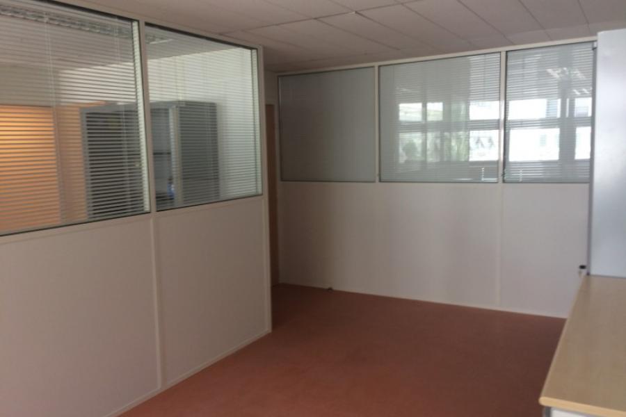 CLOISONS MODULAIRES ALUMINIUM PAR LARO AMENAGEMENT D'INTERIEUR