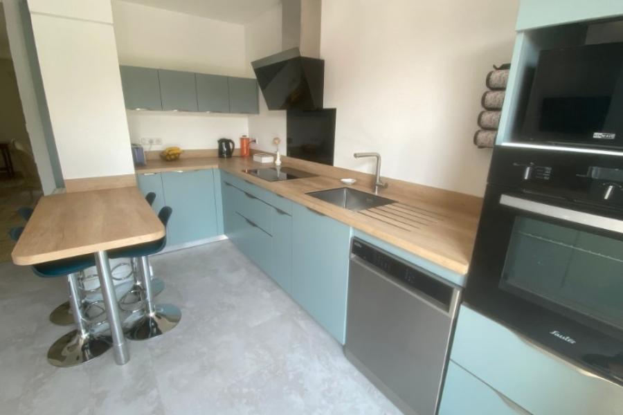 Nouvelle réalisation par LARO, entreprise de rénovation d’intérieur et cuisiniste à Caen
