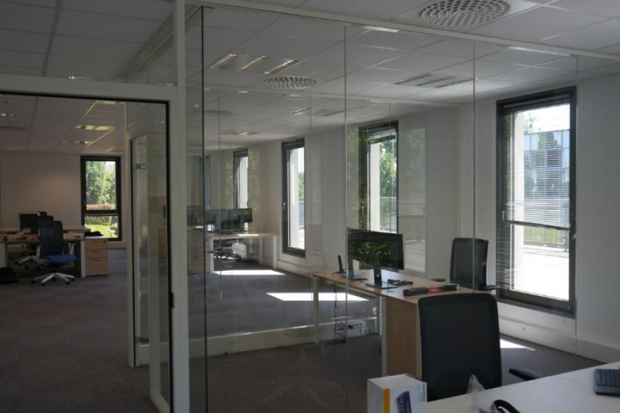 CLOISONS MODULAIRES ALUMINIUM PAR LARO AMENAGEMENT D'INTERIEUR