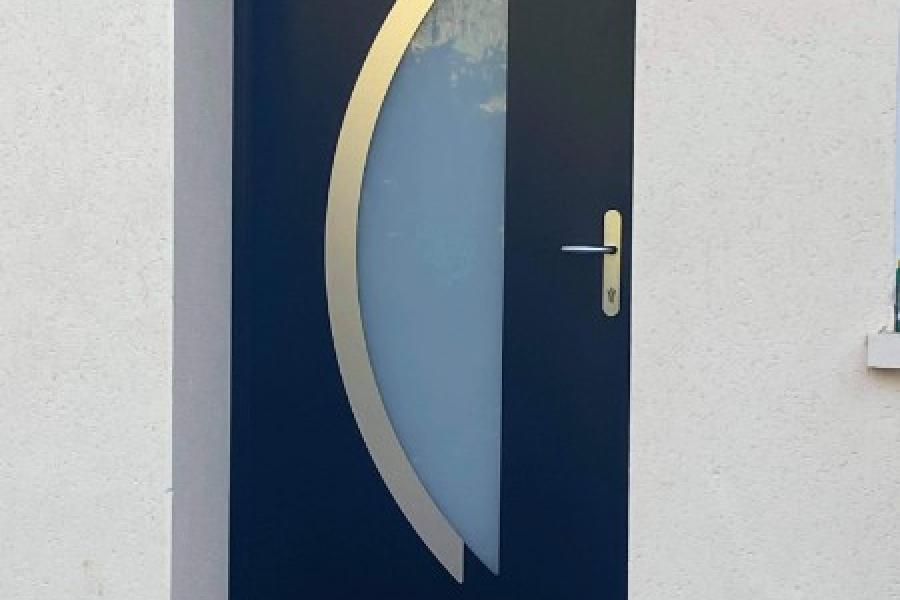 Remplacement d’une porte d’entrée par Laro Aménagement d’intérieur